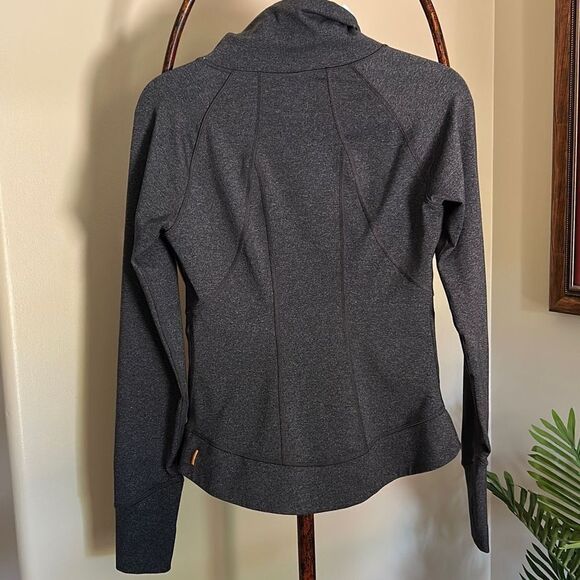 LUCY Gray Fitted Activewear Jacket - Picture 5 of 9